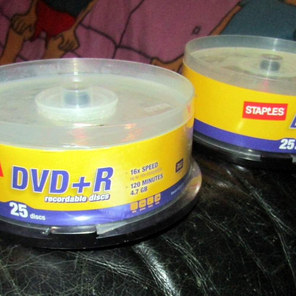 25 Staples DVD+R Recordable Discs 4.7 GB NEW